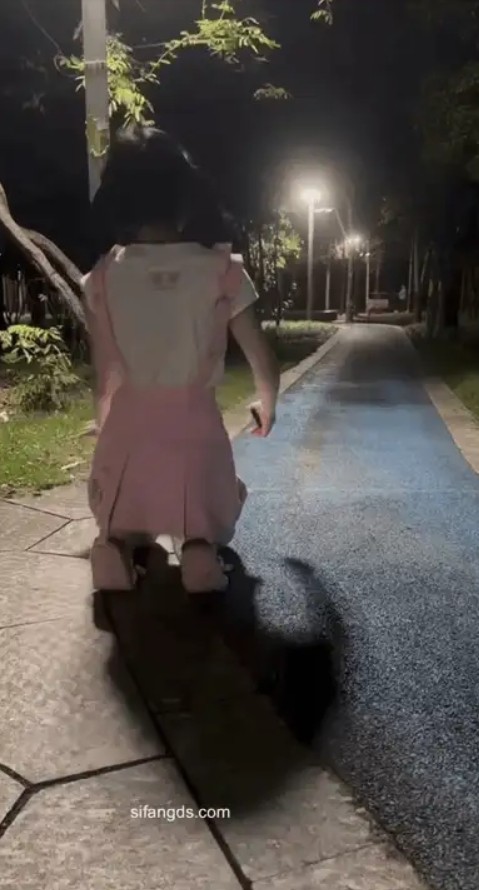 抖音极品超美少萝-呆呆-呓宝宝-穿着各种JK制服 [9v+436M]